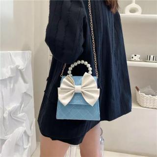 Cartera con lazo